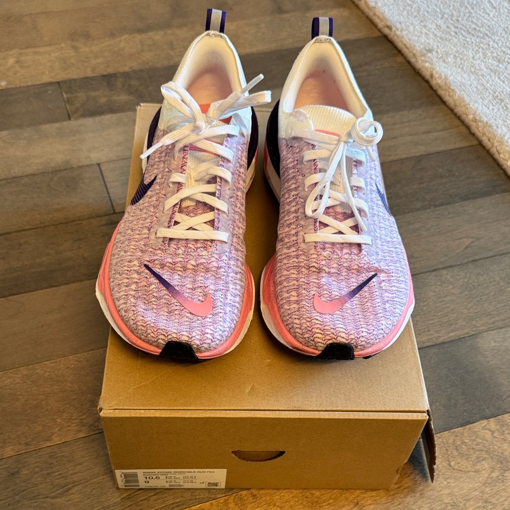 Nike Women's Multicolor Knit Sneakers